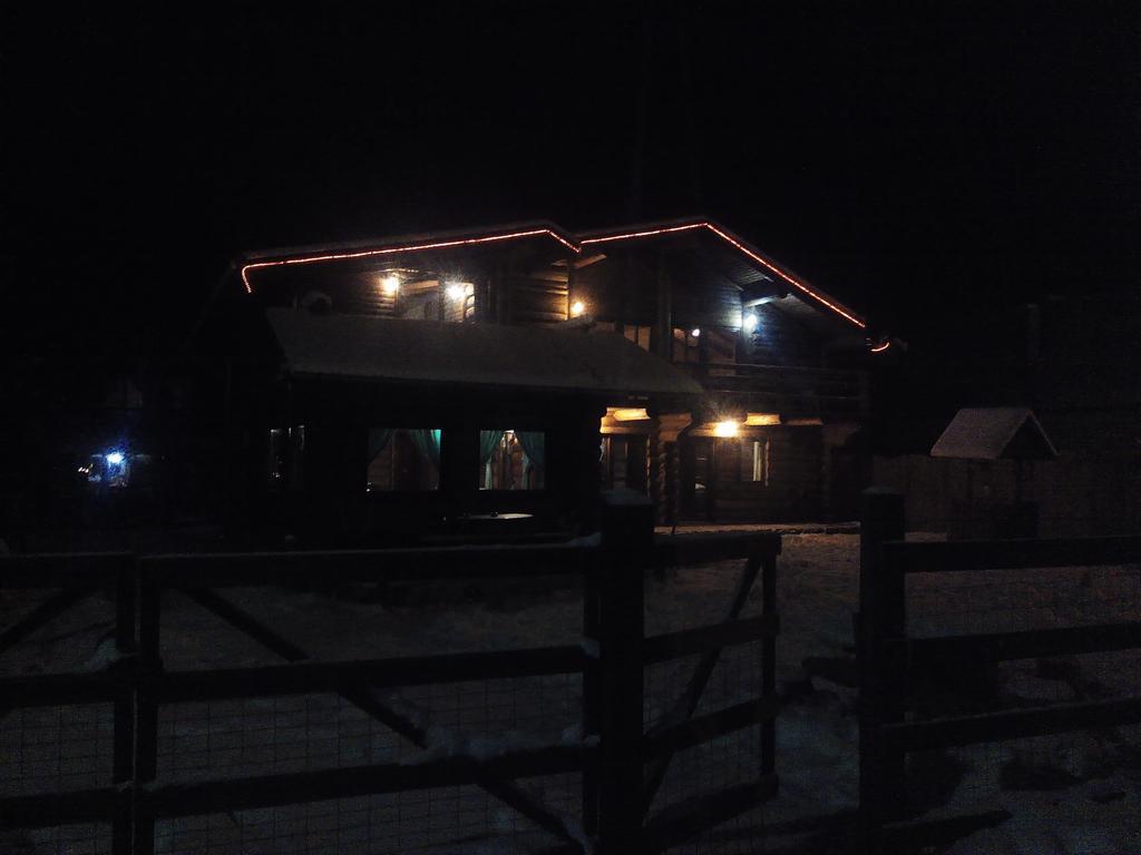 Penzion Casa Muntelui - Sambata Sîmbăta de Sus Exteriér fotografie