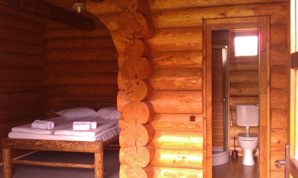 Penzion Casa Muntelui - Sambata Sîmbăta de Sus Pokoj fotografie