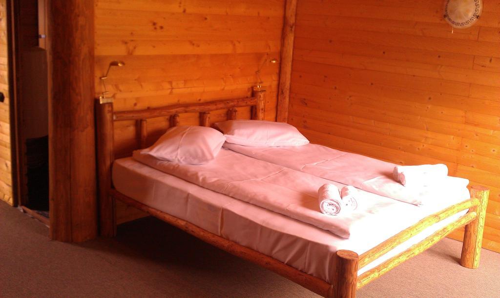 Penzion Casa Muntelui - Sambata Sîmbăta de Sus Pokoj fotografie