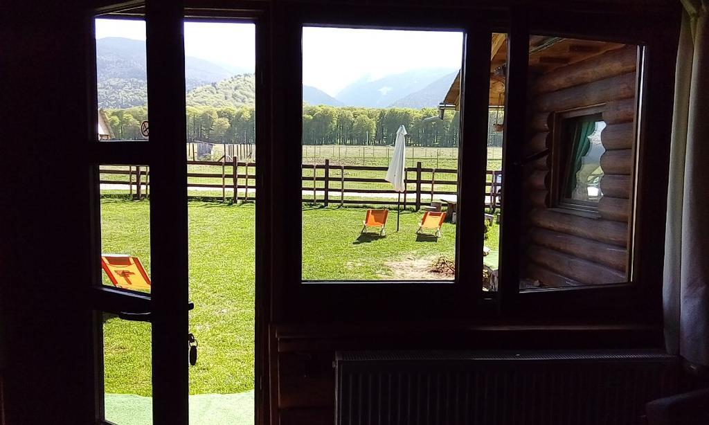 Penzion Casa Muntelui - Sambata Sîmbăta de Sus Pokoj fotografie